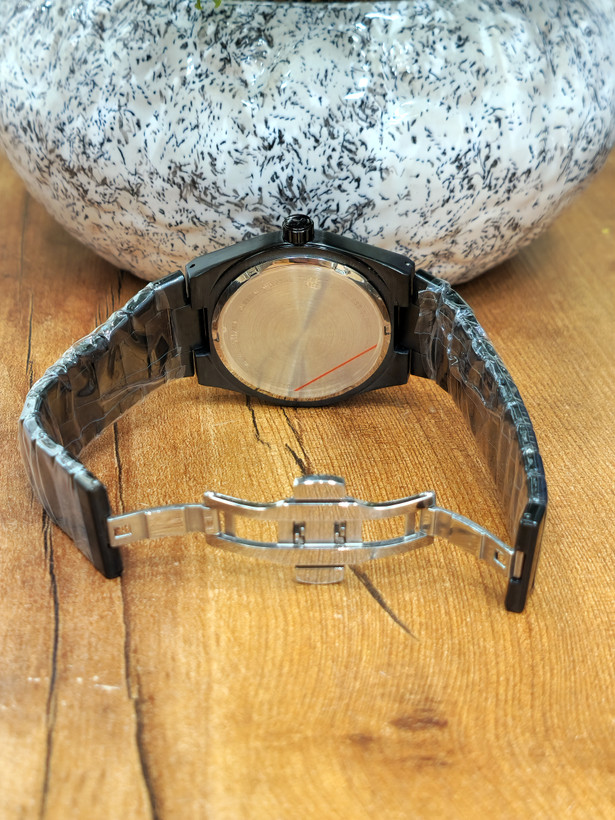 ساعت مچی مردانه تیسو TISSOT تقویم دار در 3 رنگ مختلف